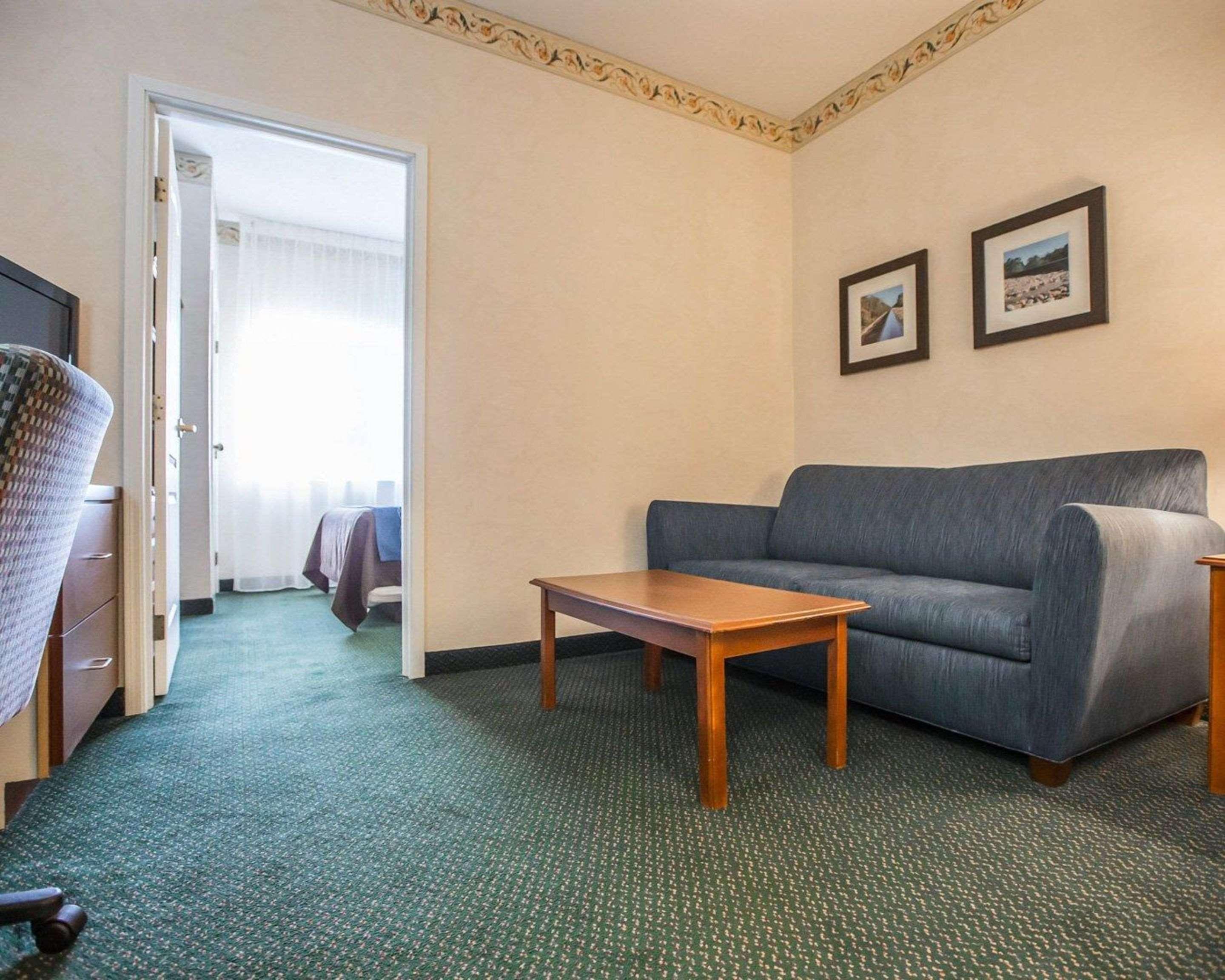 Quality Inn & Suites Dixon Near I-88 Luaran gambar