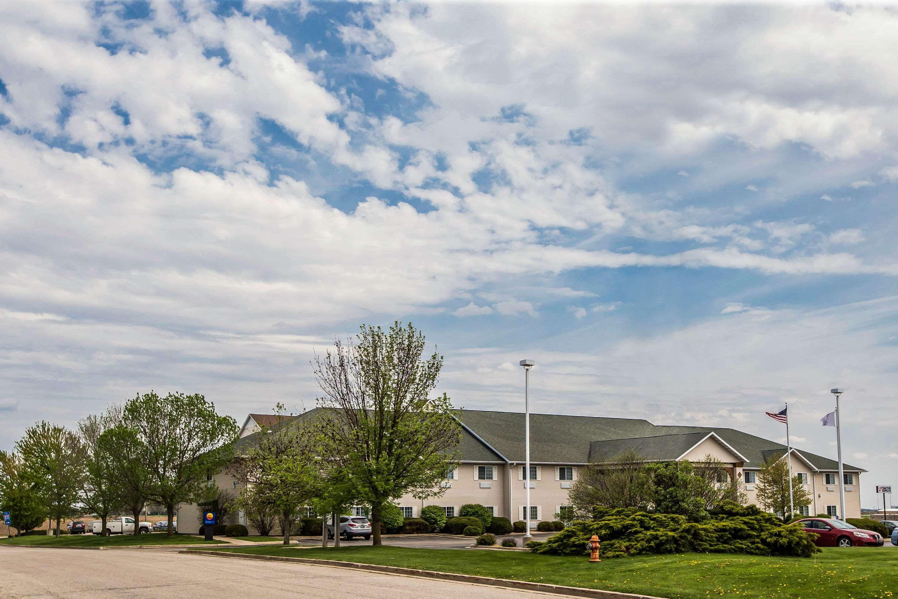 Quality Inn & Suites Dixon Near I-88 Luaran gambar