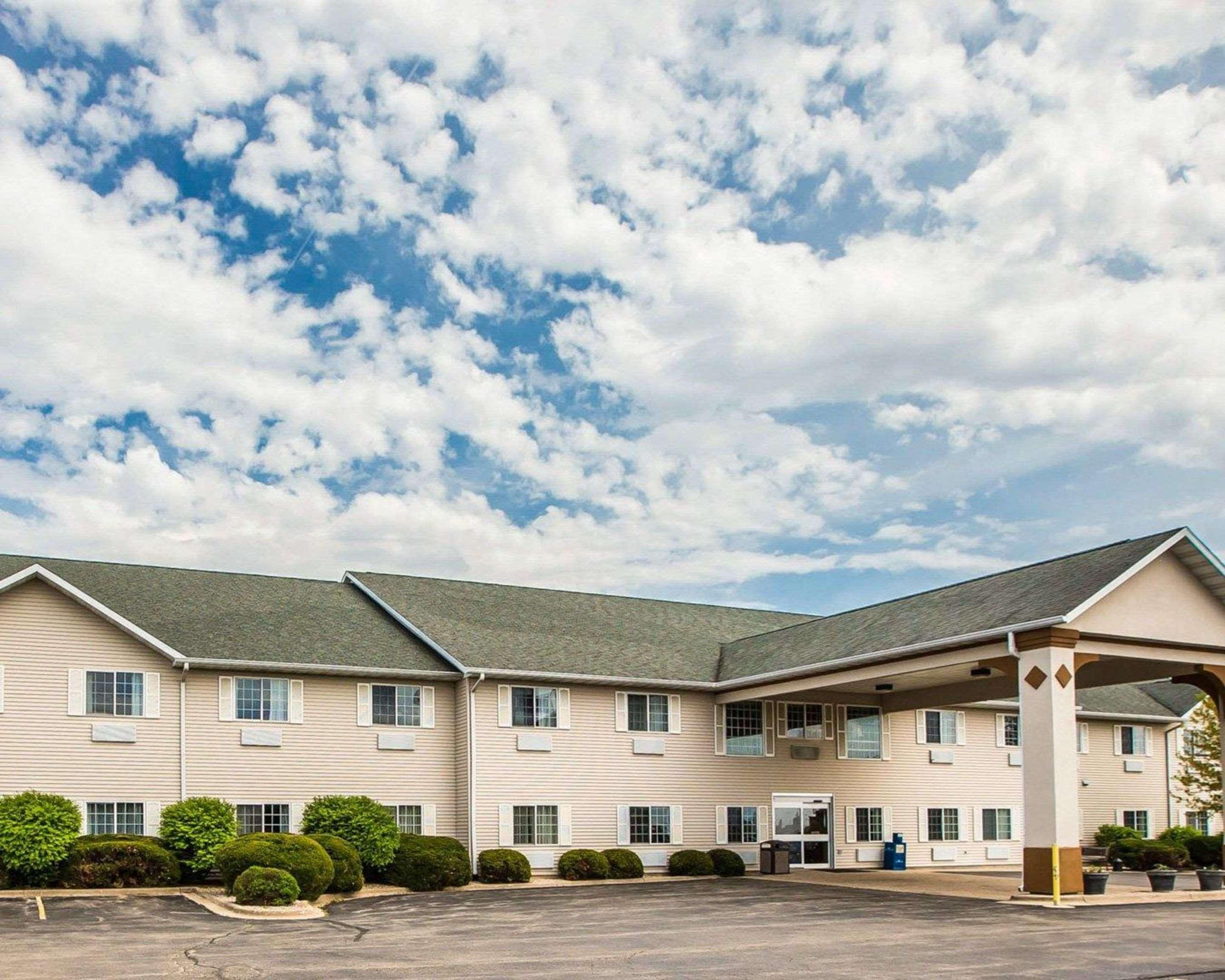 Quality Inn & Suites Dixon Near I-88 Luaran gambar