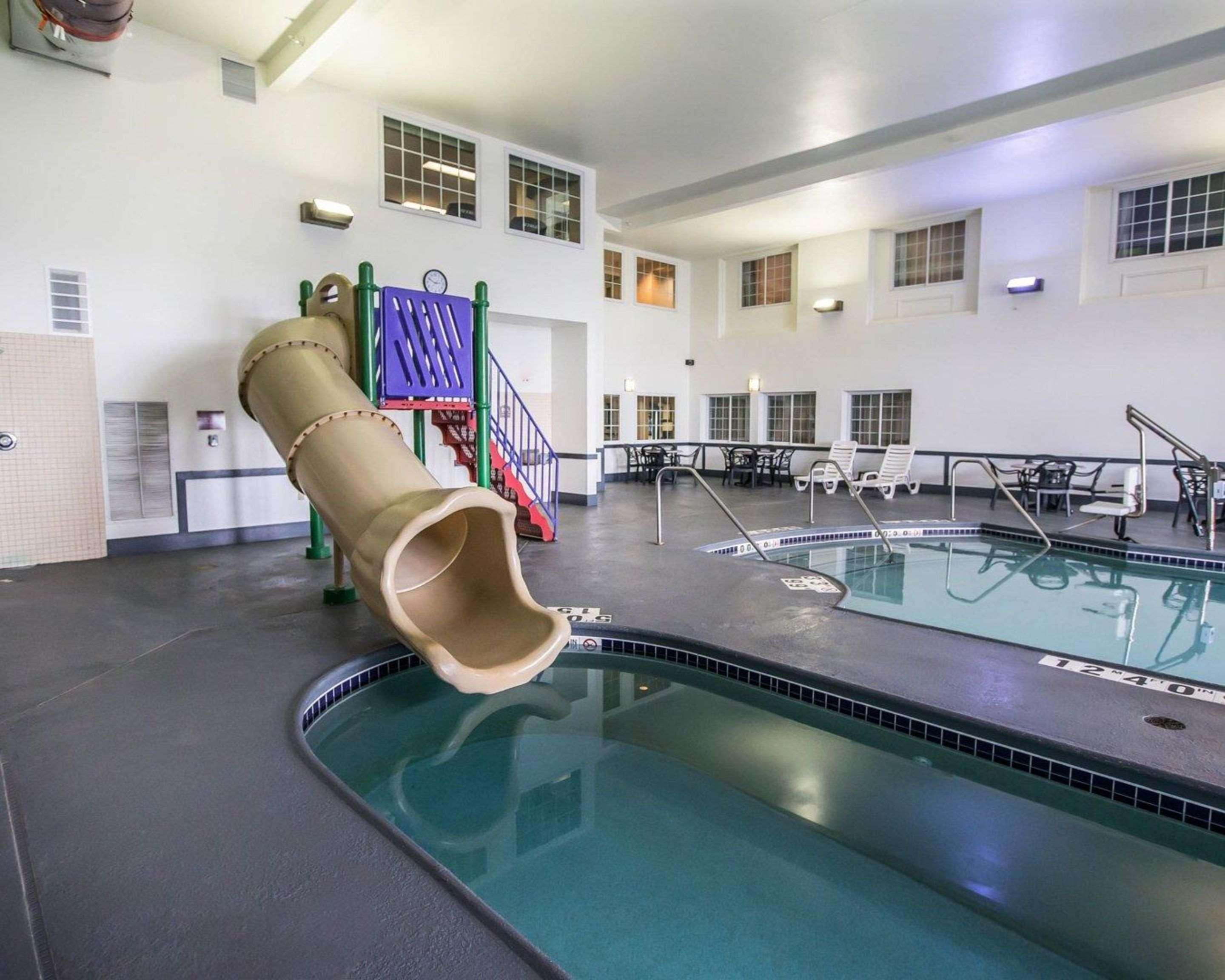 Quality Inn & Suites Dixon Near I-88 Luaran gambar