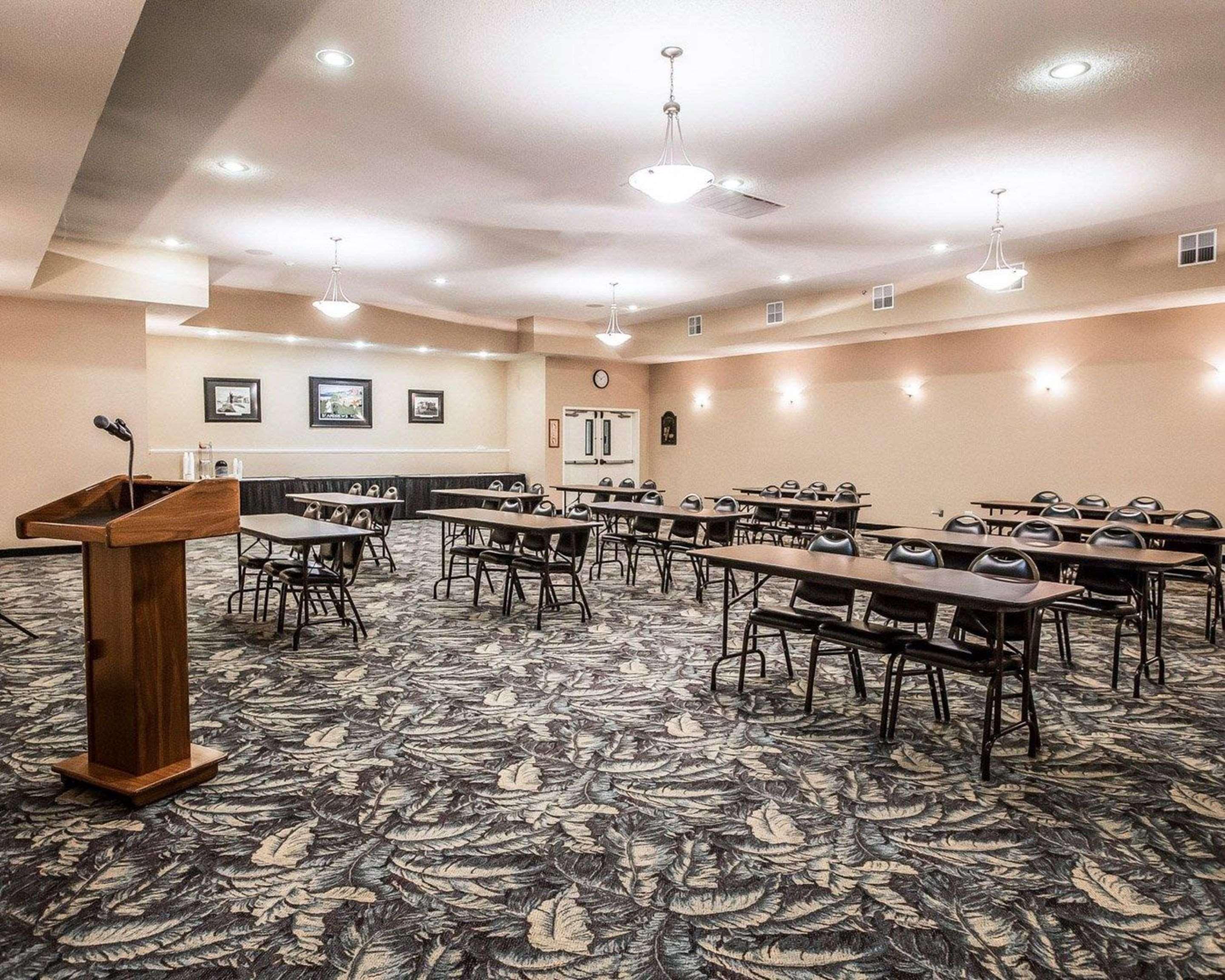 Quality Inn & Suites Dixon Near I-88 Luaran gambar