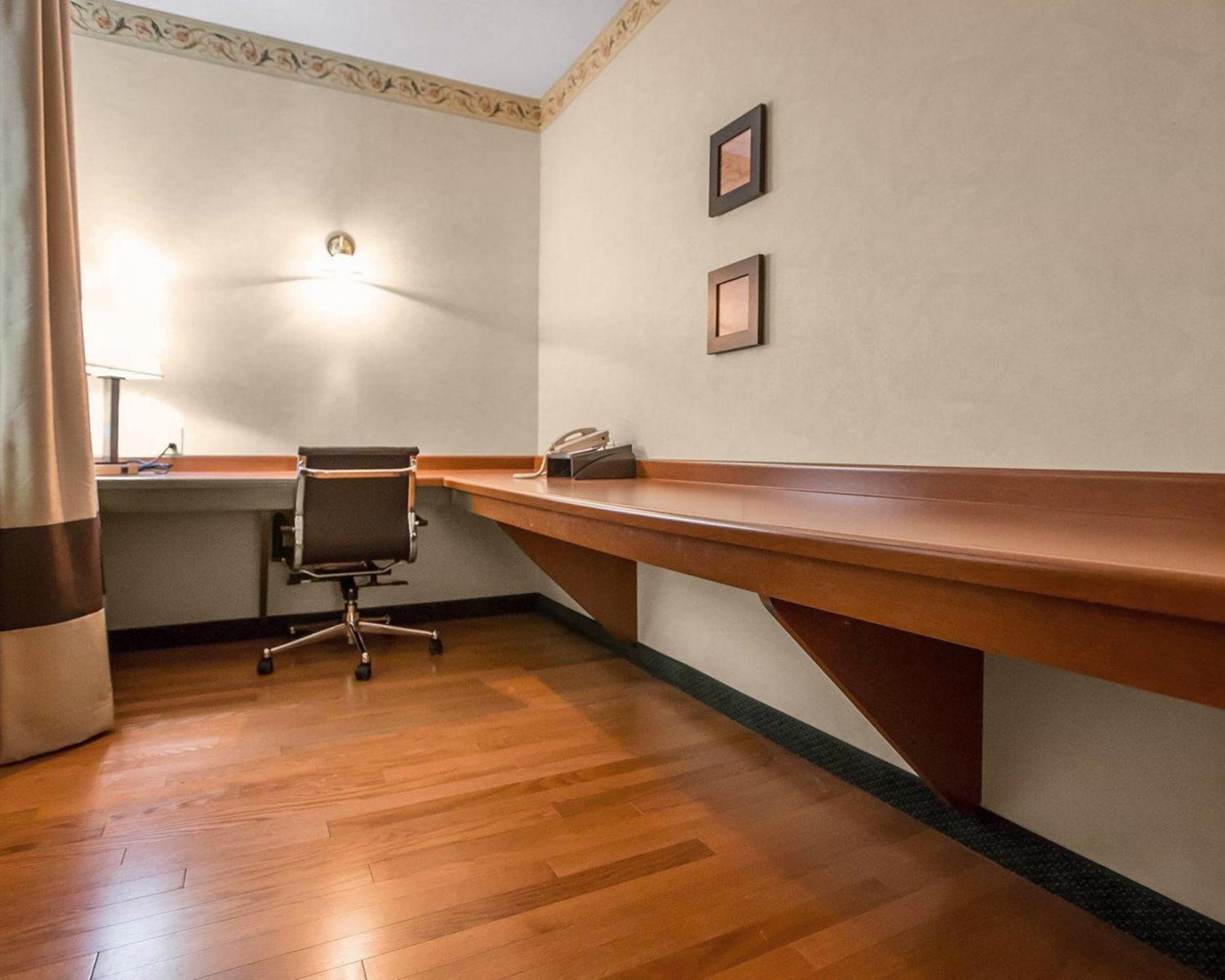 Quality Inn & Suites Dixon Near I-88 Luaran gambar